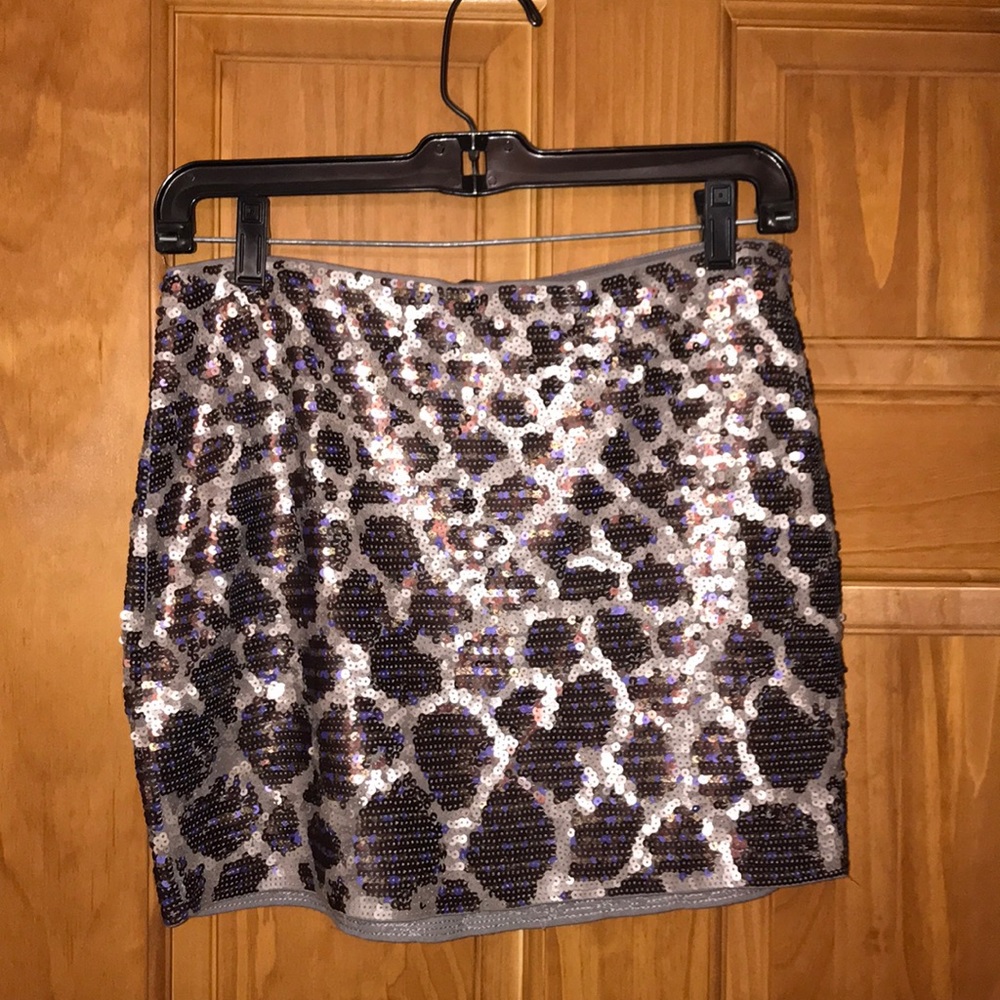 Sequins express skirt